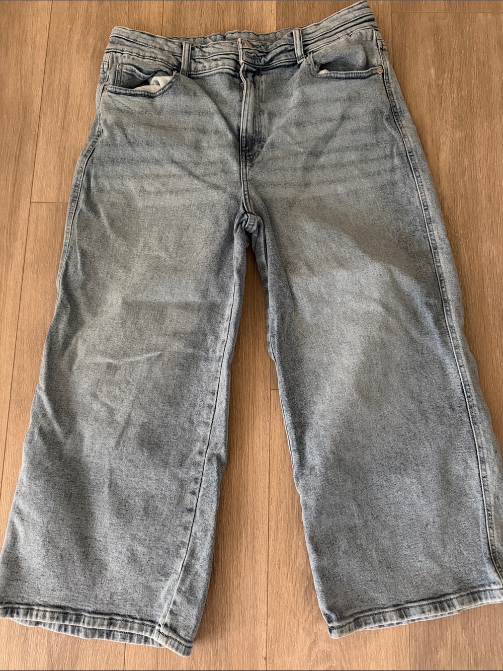 Michael Kors Relaxed Cropped Wide-Leg Jeans in Light Denim Wash